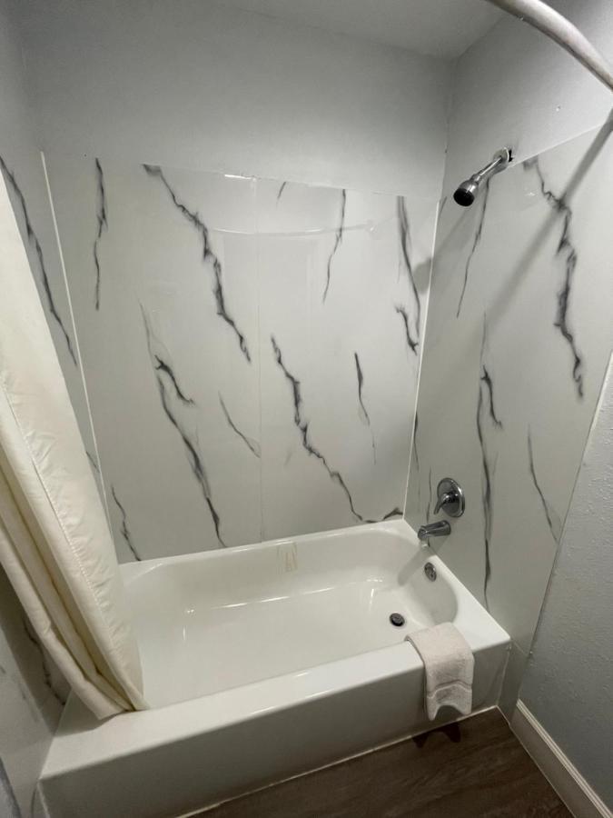 Western Inn West Columbia Екстер'єр фото